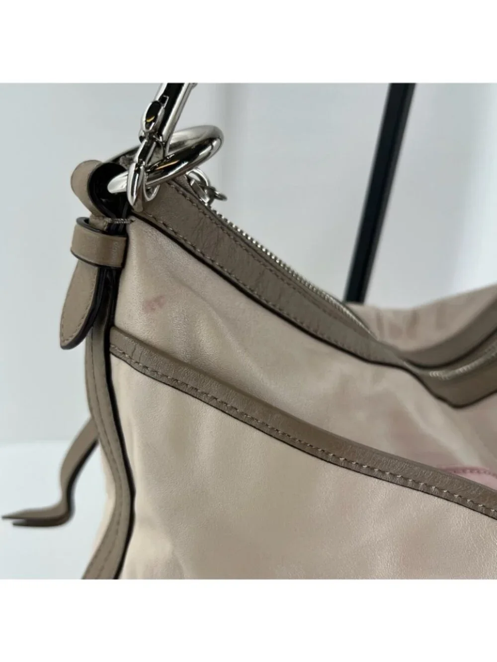 Coach Park Leather Duffle Hobo Shoulder Bag Large Pleated Zip Two Tone Cream Tan